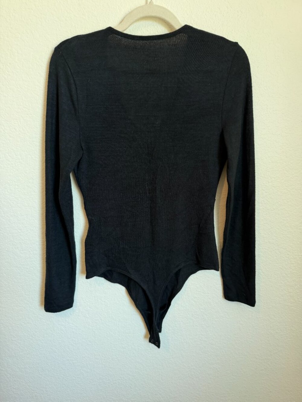 NWT Abercrombie Soft A&F Cozy Ruched V-Neck Bodysuit Black M - Picture 6 of 6